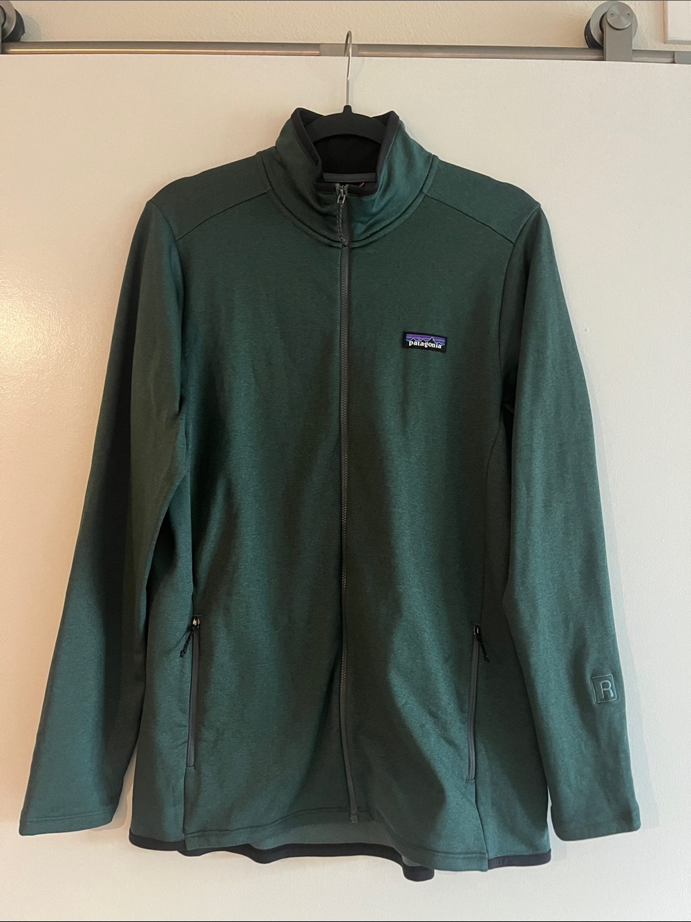 Patagonia Women’s Forest Green R1 Daily Full Zip Jacket